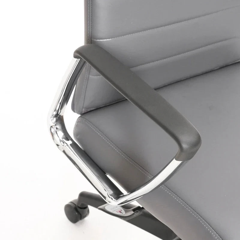 Chaise de bureau de conférence LeisureMod Hilton moderne à dossier haut en cuir
