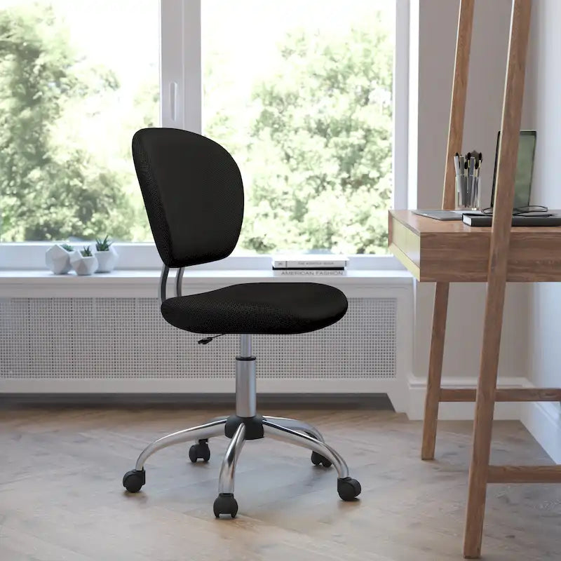 Chaise de bureau pivotante à roulettes, dossier mi-hauteur en maille filet, rembourrée, avec piètement chromé