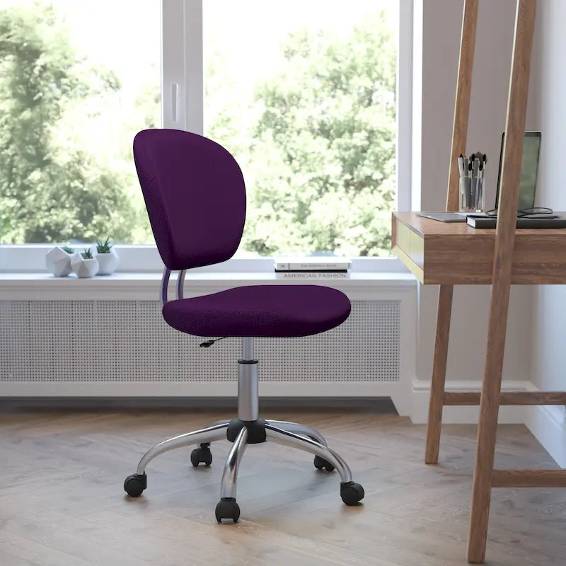 Chaise de bureau pivotante à roulettes, dossier mi-hauteur en maille filet, rembourrée, avec piètement chromé