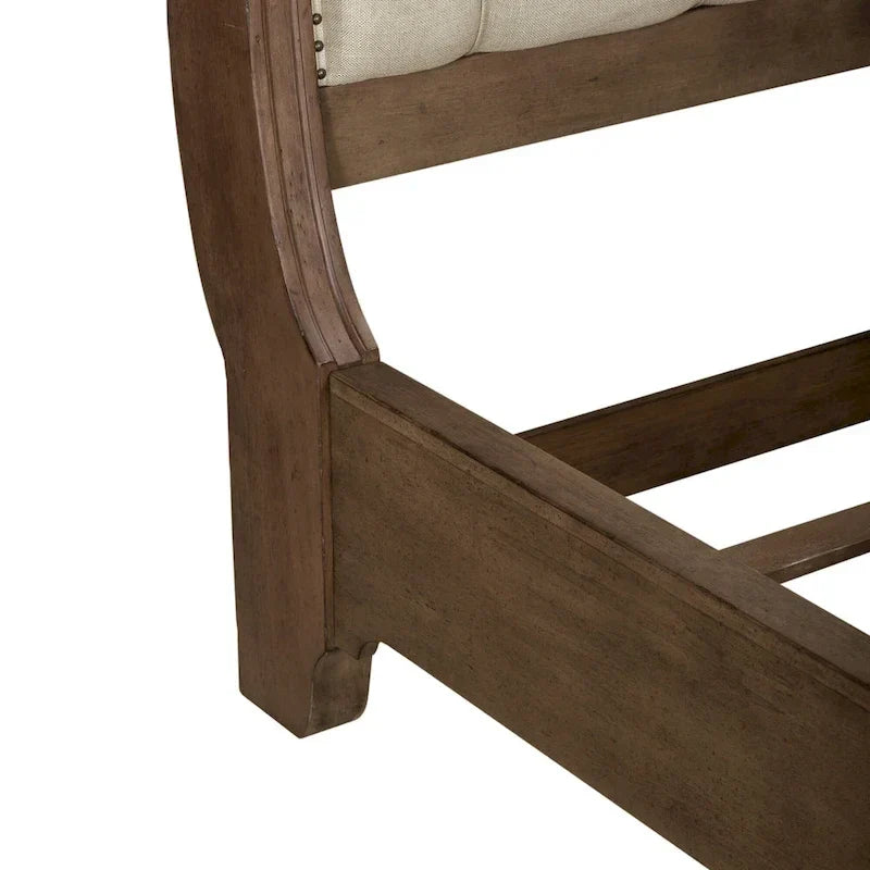 Ensemble de chambre à coucher Americana Farmhouse comprenant un lit traîneau, une commode et un miroir