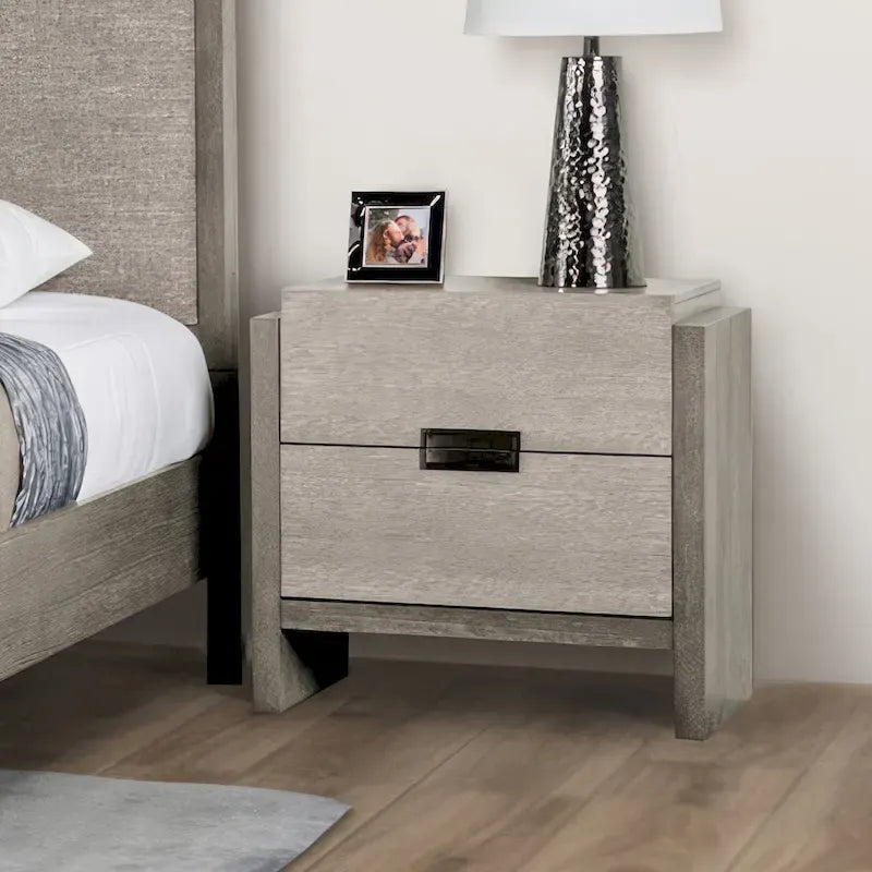 Furniture of America Cruz Ensemble de chambre contemporain 5 pièces gris en bois massif avec lit, 2 tables de chevet, commode et miroir