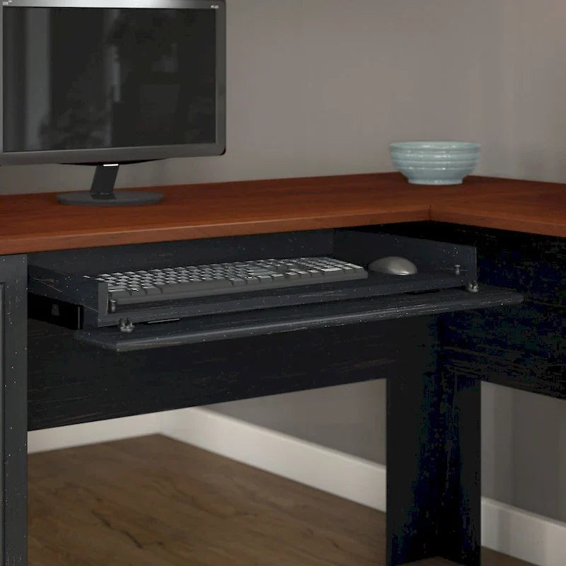Bureau d'angle Fairview avec huche et classeur de Bush Furniture