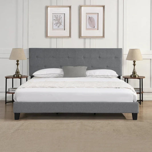 Lit plateforme King capitonné avec tête de lit en lin touffeté de boutons