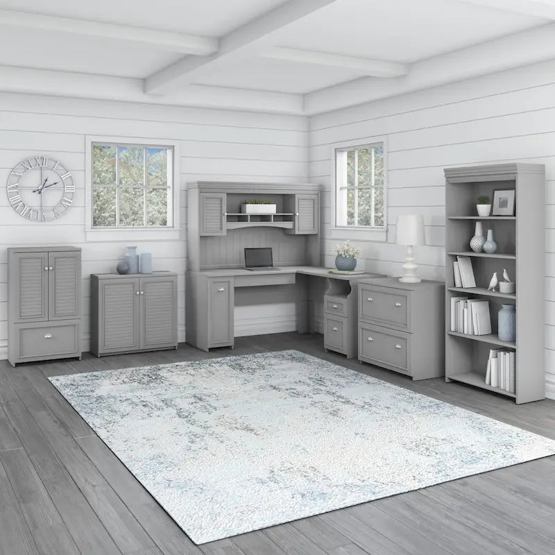 Bureau d'angle en L 60 W Fairview avec huche et bibliothèque de Bush Furniture
