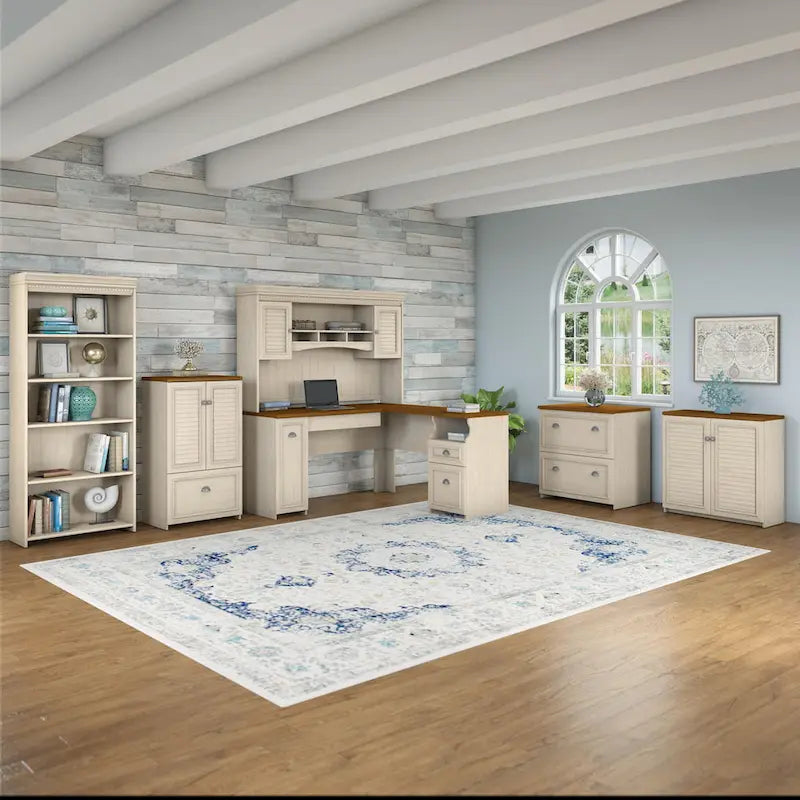 Bureau 60W Fairview avec huche, armoire et bibliothèque de Bush Furniture