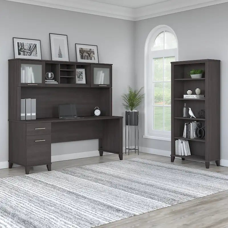 Bureau de 72 po de large avec huche et bibliothèque à 5 étagères Somerset, gris cendré