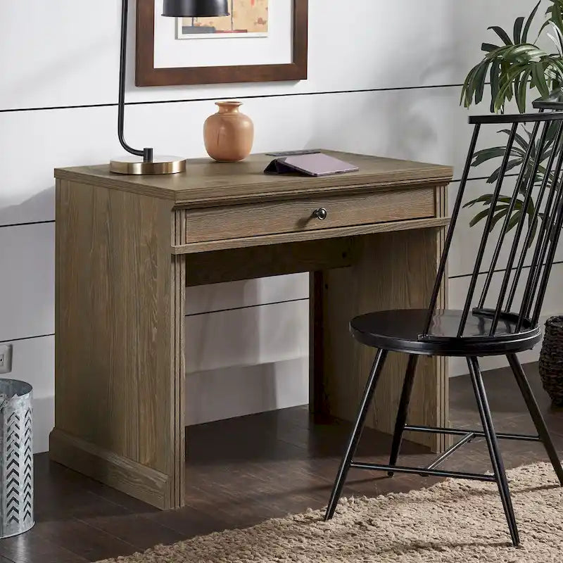 Bureau de travail Hinesburg de 35 po avec chargeur USB par iNSPIRE Q Classic