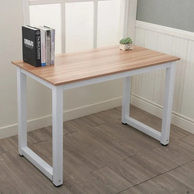 Bureau d'ordinateur en bois de style simple