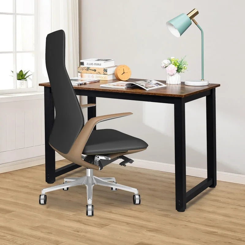 Bureau d'ordinateur en bois de style simple