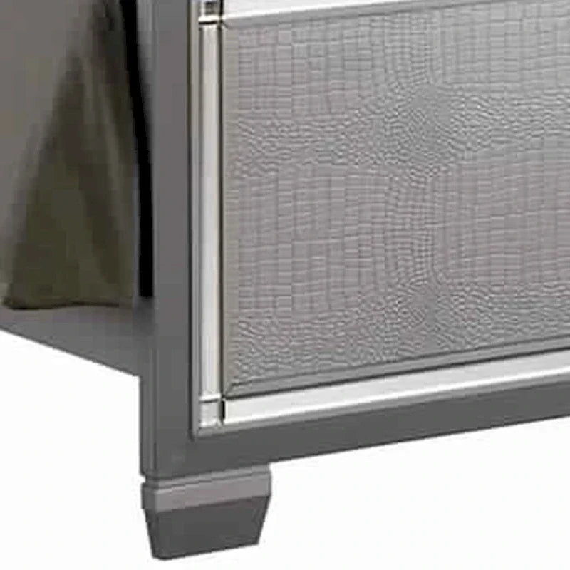 Très grand lit (California King) texturé avec garnitures argentées, beige